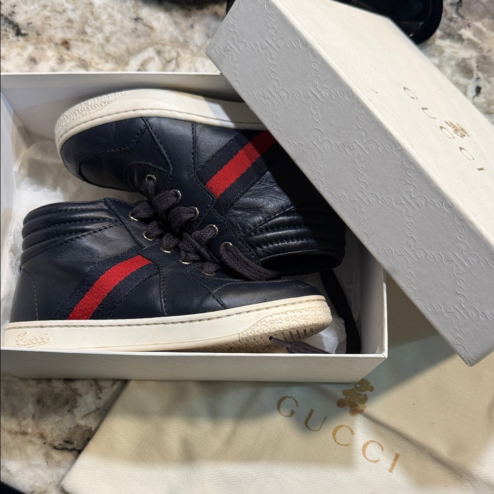 Gucci toddler shoes size 24